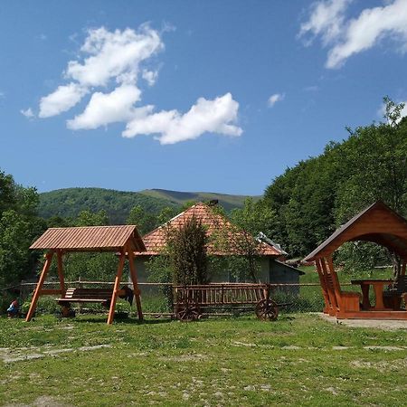 Верховинський Котедж Bukovets Esterno foto